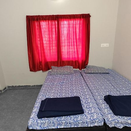 Hotel Aadishkti Bhakt Nivas Tuljapur Exterior foto
