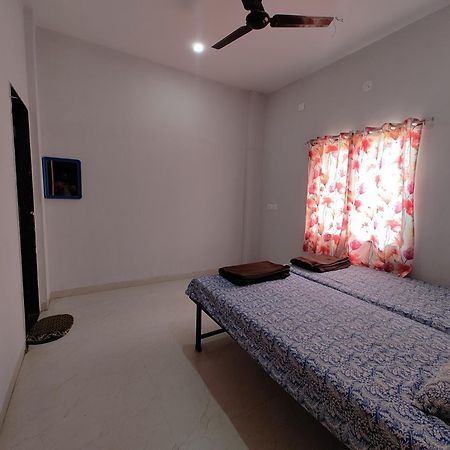 Hotel Aadishkti Bhakt Nivas Tuljapur Exterior foto