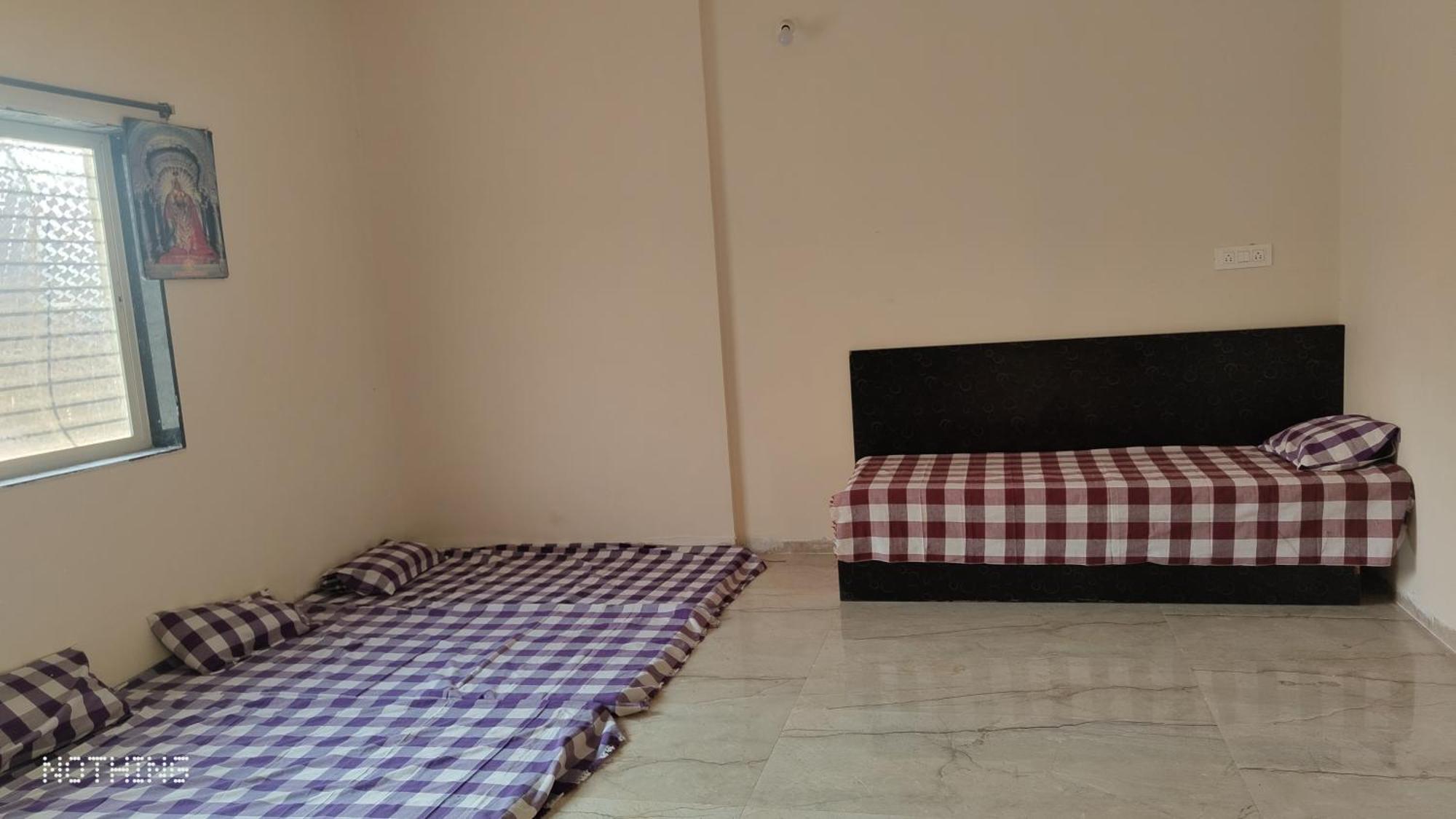 Hotel Aadishkti Bhakt Nivas Tuljapur Habitación foto